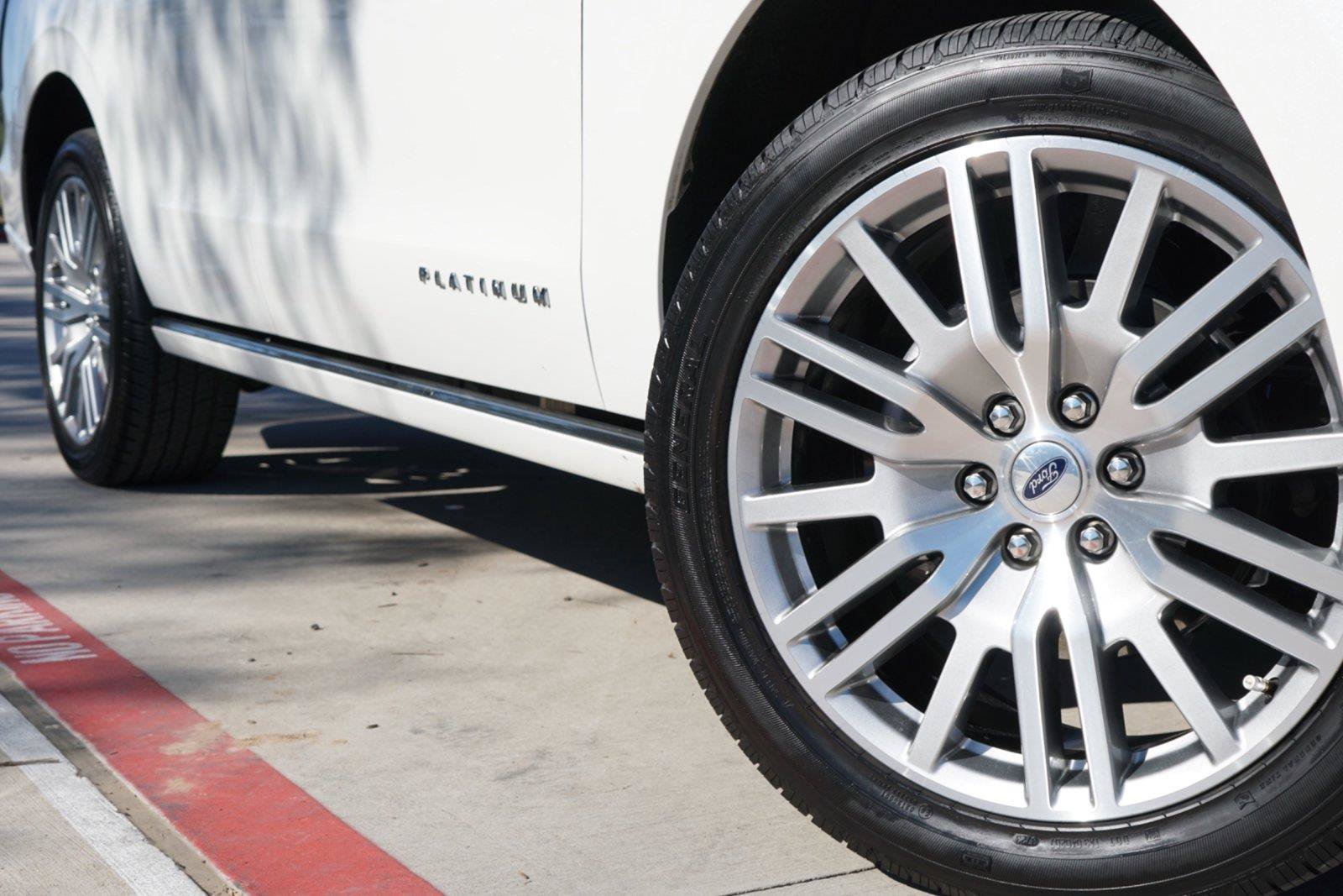 Certified 2024 Ford Expedition Platinum RWD image 2