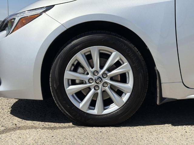 Used 2025 Toyota Corolla SE w/ SE Package FWD image 27