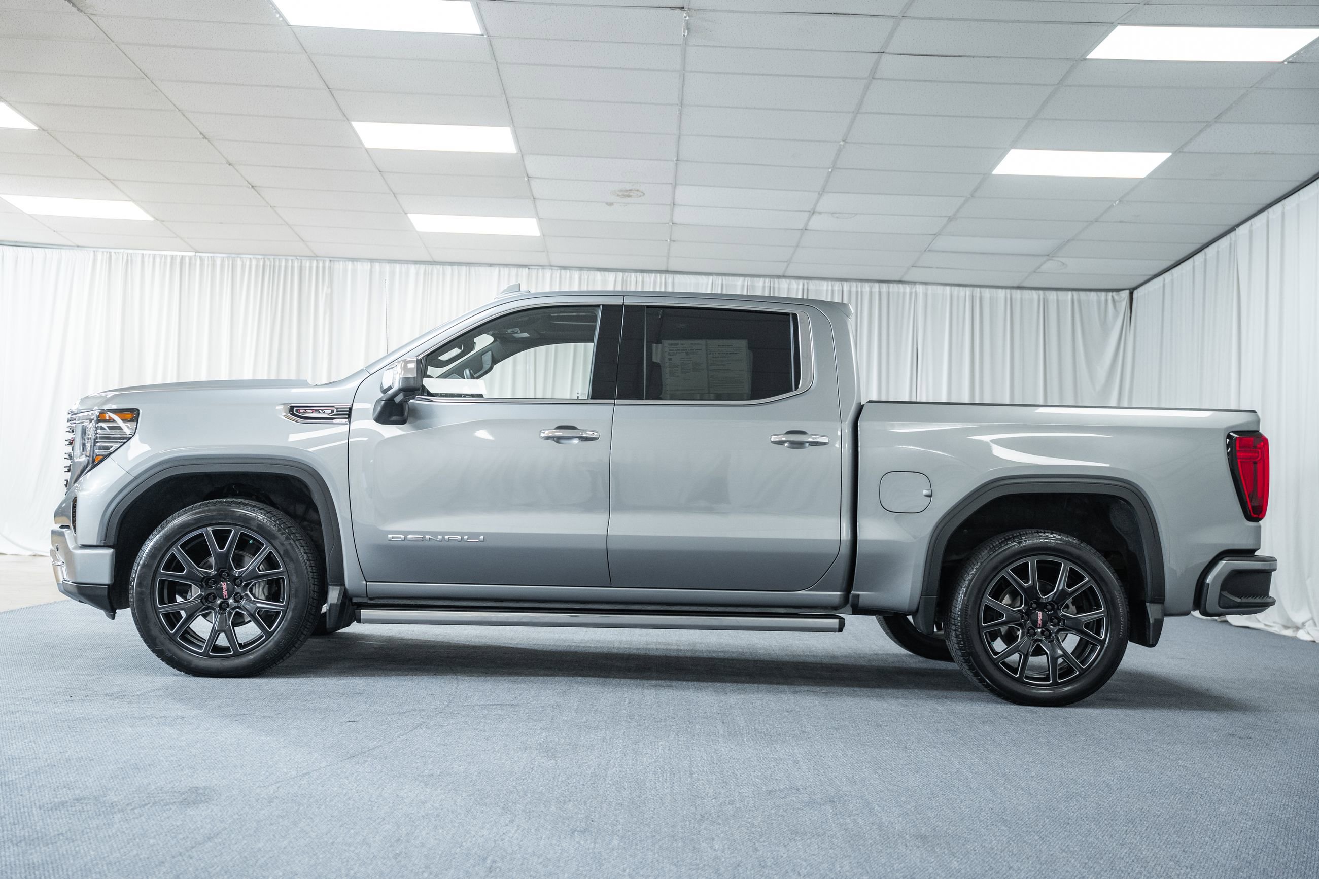 Used 2024 GMC Sierra 1500 Denali w/ Denali Reserve Package image 5