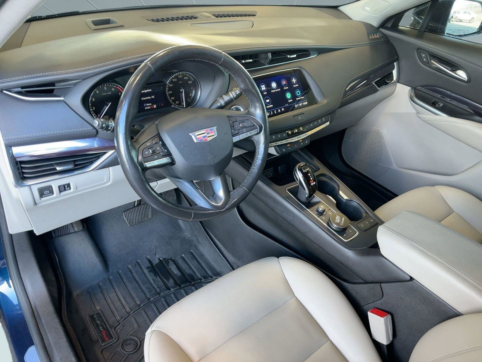 Used 2021 Cadillac XT4 Luxury w/ Cold Weather Package image 9