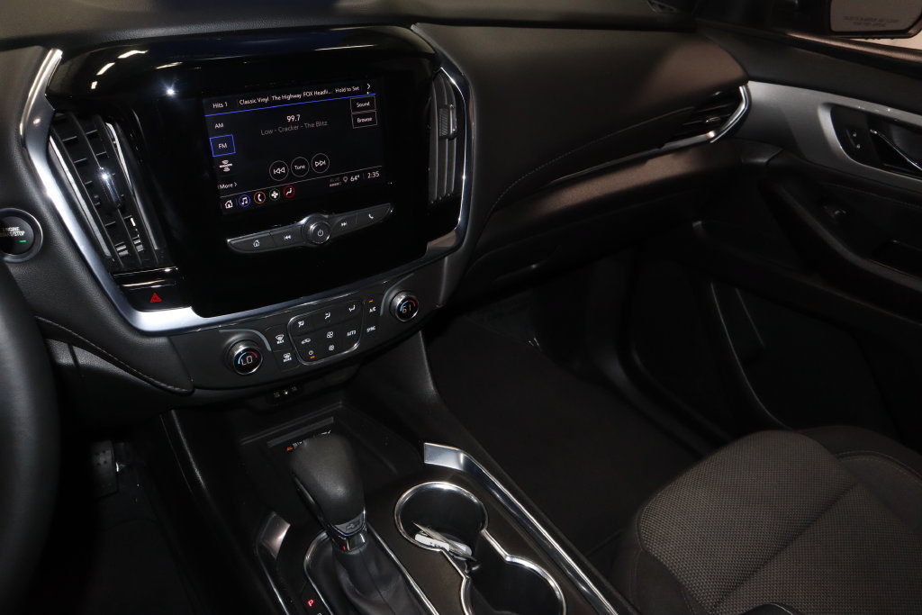 Used 2023 Chevrolet Traverse LT FWD image 25