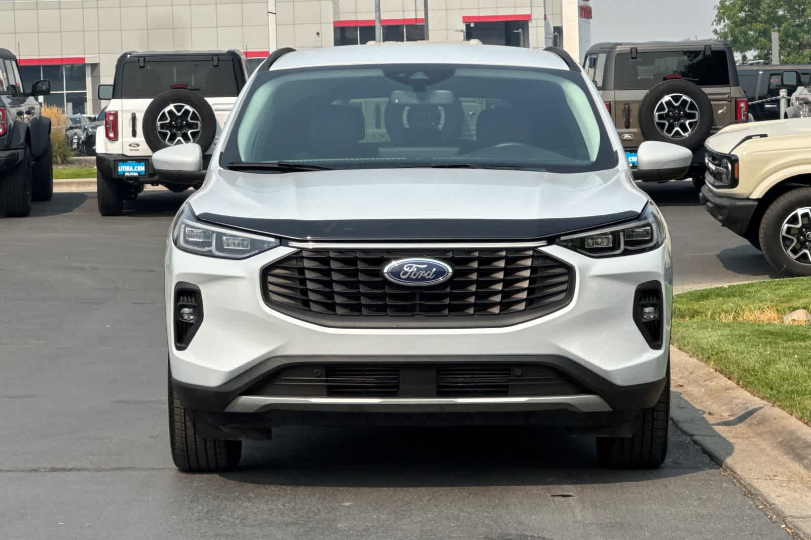 Certified 2025 Ford Escape Platinum AWD/4WD image 10