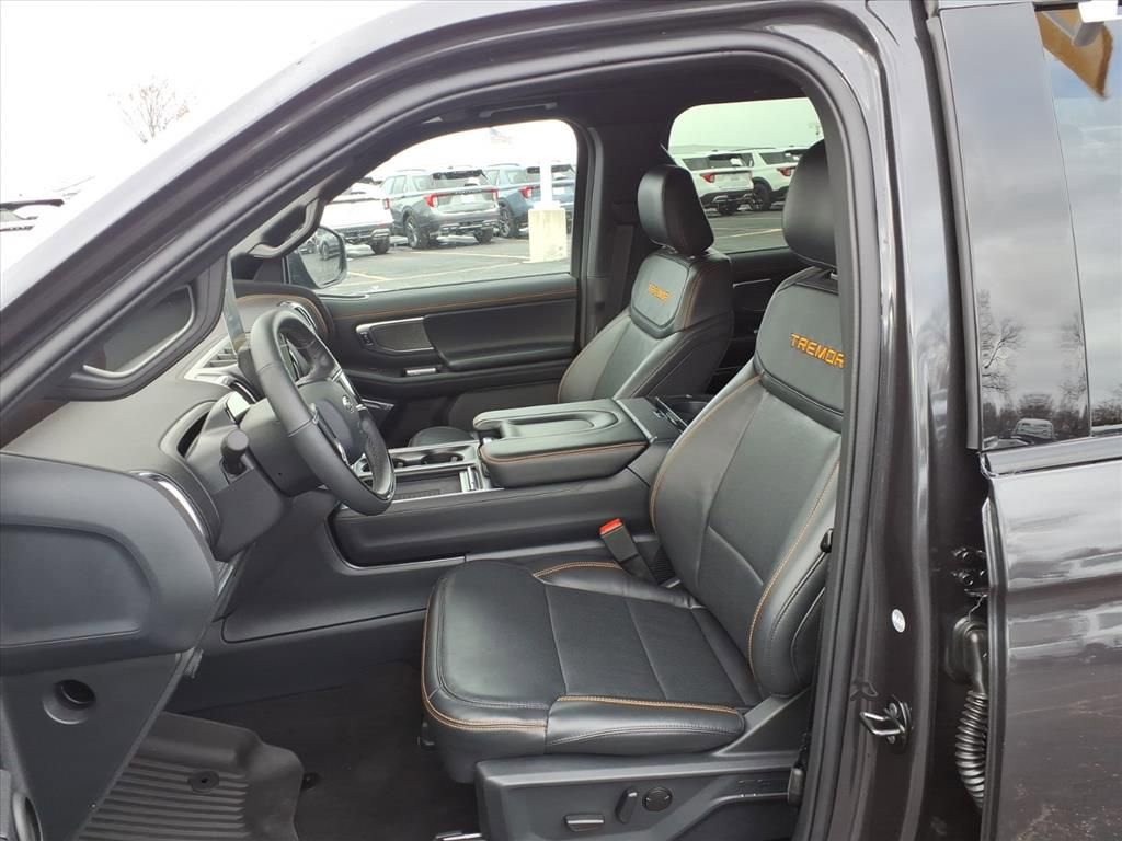 Certified 2025 Ford Expedition Tremor image 25