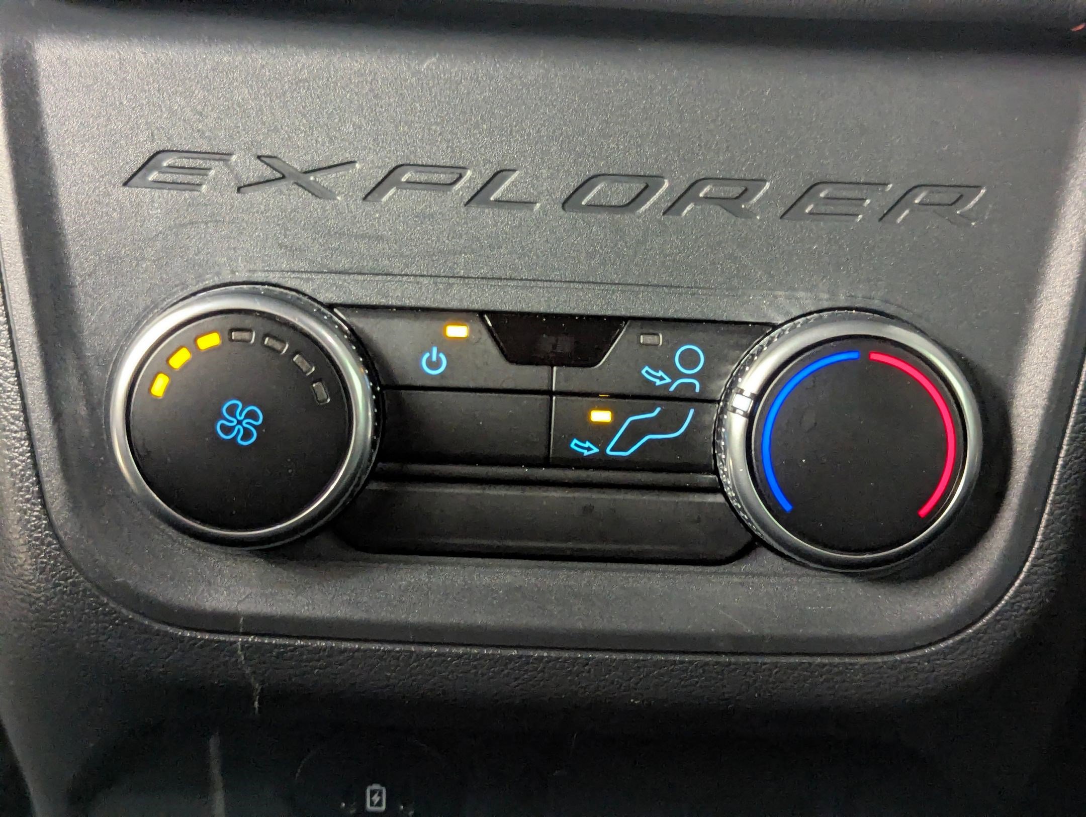 Certified 2025 Ford Explorer ST-Line w/ ST-Line Street Pack image 18