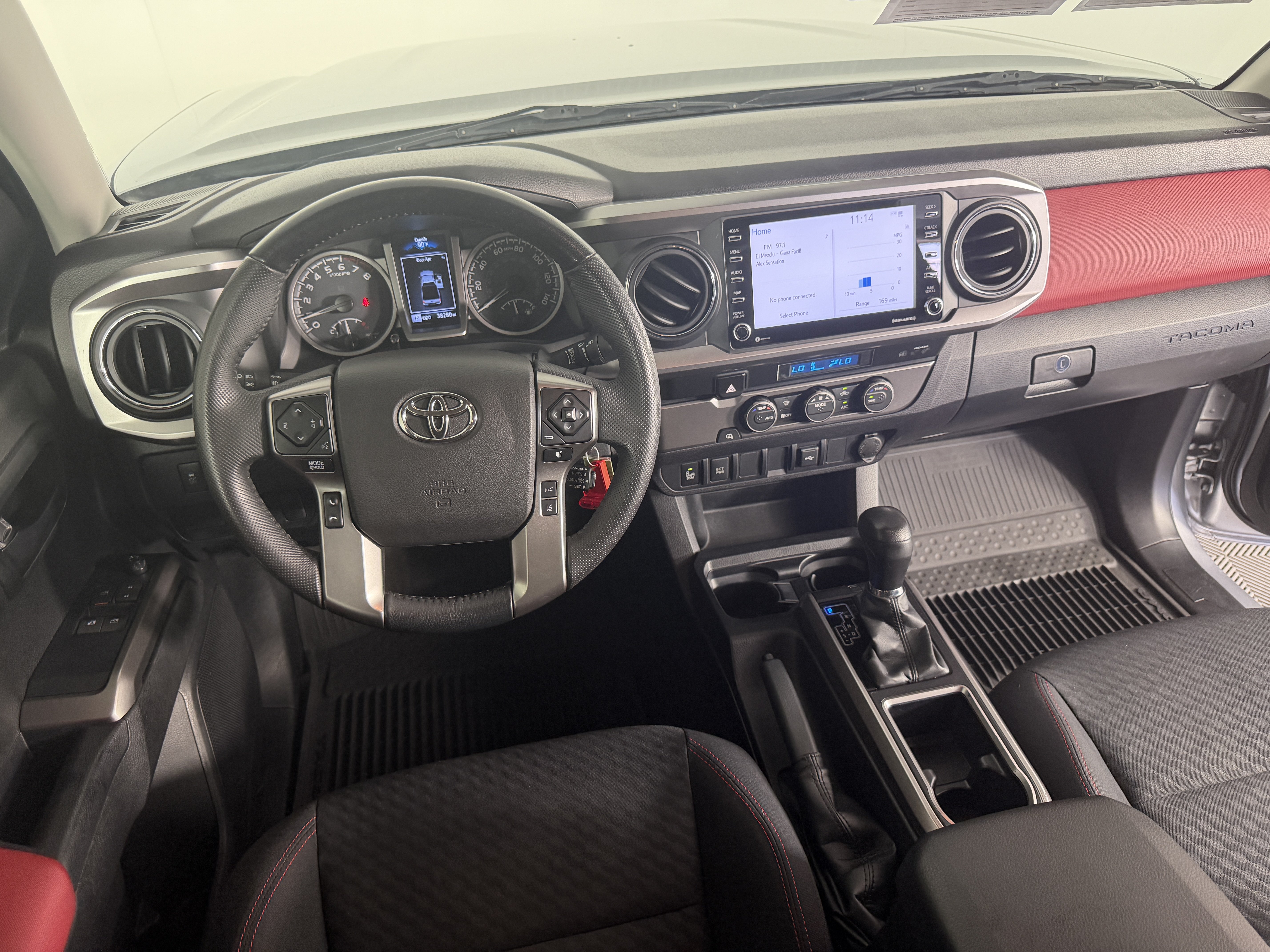 Used 2022 Toyota Tacoma SR5 w/ Technology Package RWD image 17