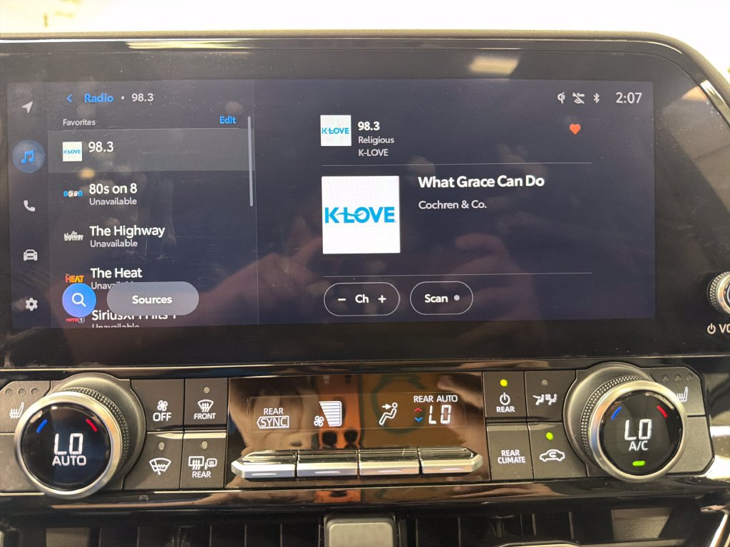 Used 2024 Toyota Highlander XLE FWD image 26
