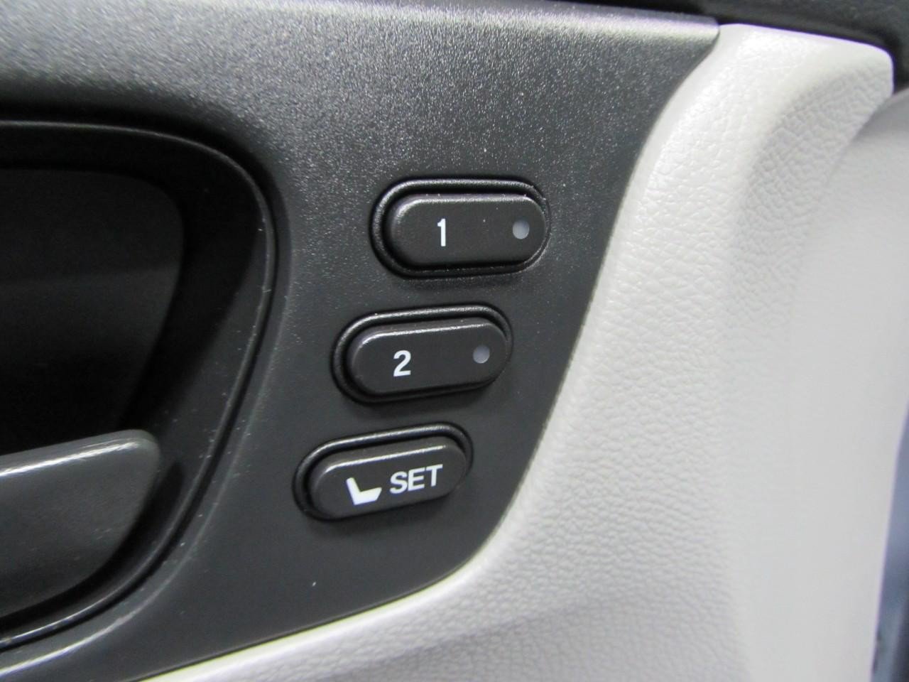 Used 2024 Honda Odyssey EX-L image 21