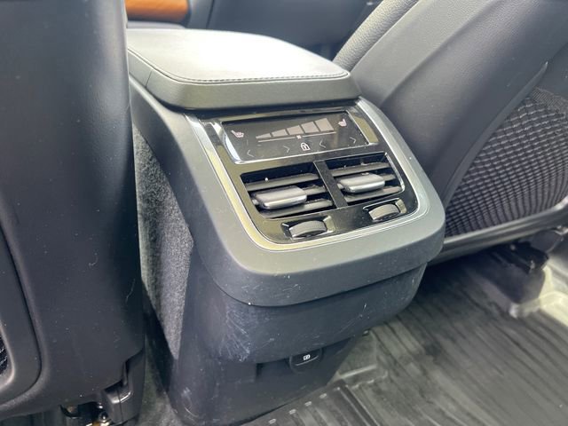 Used 2023 Volvo XC90 B6 Plus w/ Protection Package Premier AWD/4WD image 27