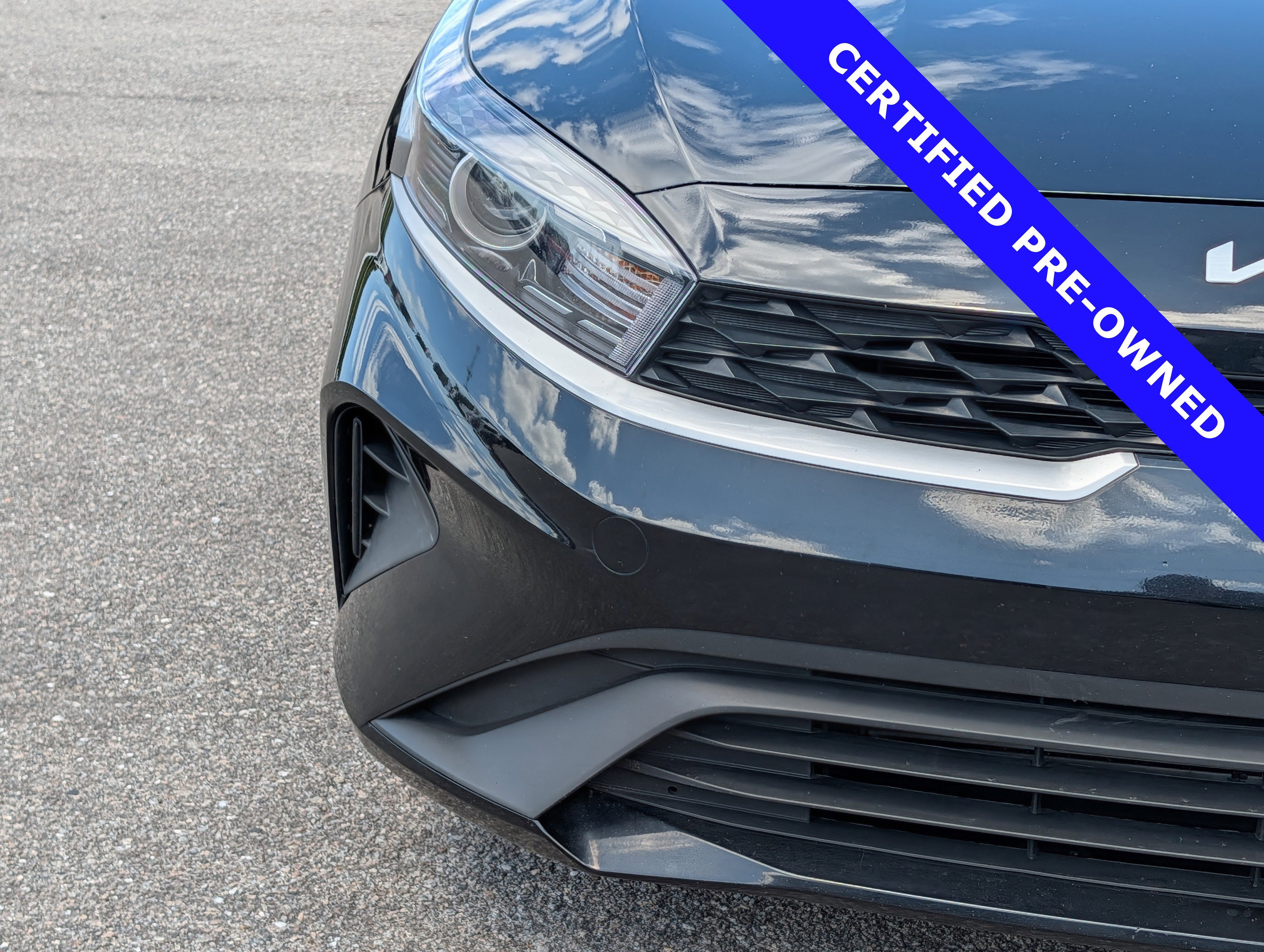 Used 2023 Kia Forte LXS w/ LXS Technology Package FWD image 9