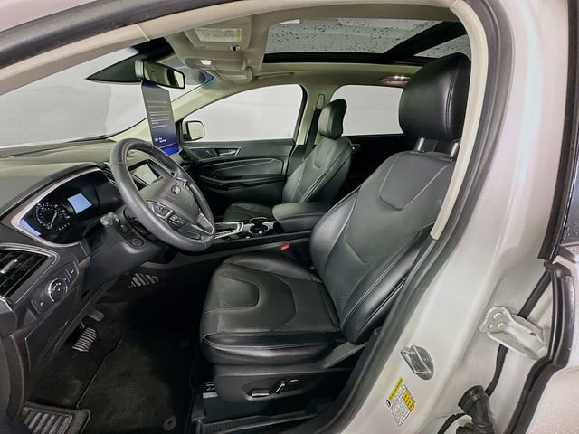 Certified 2018 Ford Edge Titanium w/ Equipment Group 301A image 30