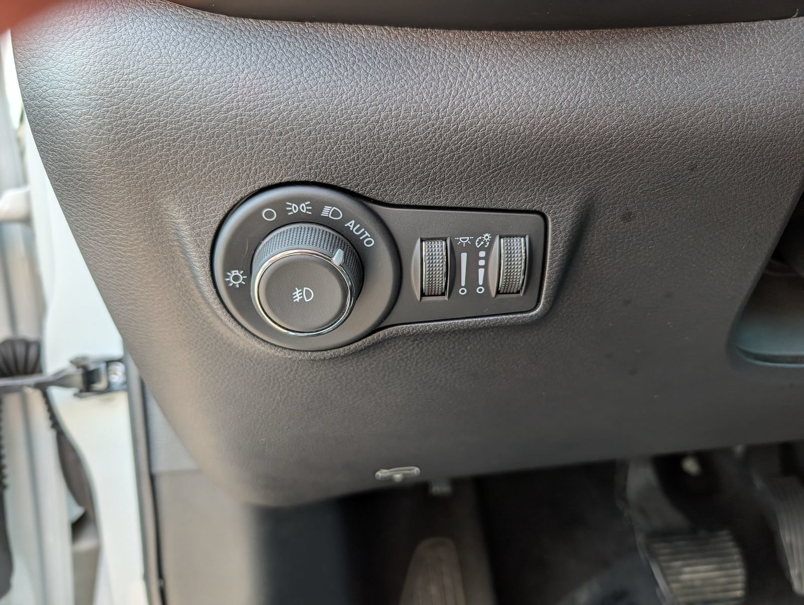 Used 2026 Jeep Compass Limited AWD/4WD image 17