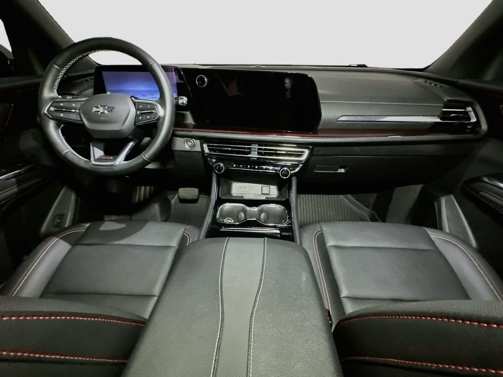 Used 2025 Chevrolet Traverse Z71 w/ Driver Confidence Package AWD/4WD image 11
