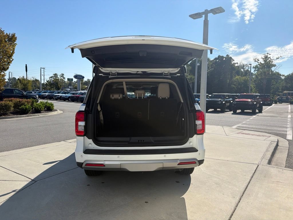 Certified 2024 Ford Expedition XLT RWD image 7