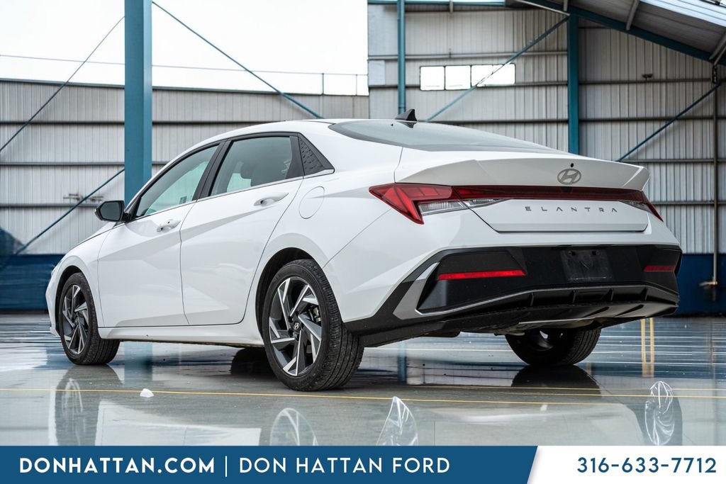 Used 2024 Hyundai Elantra SEL w/ Convenience Package FWD image 28