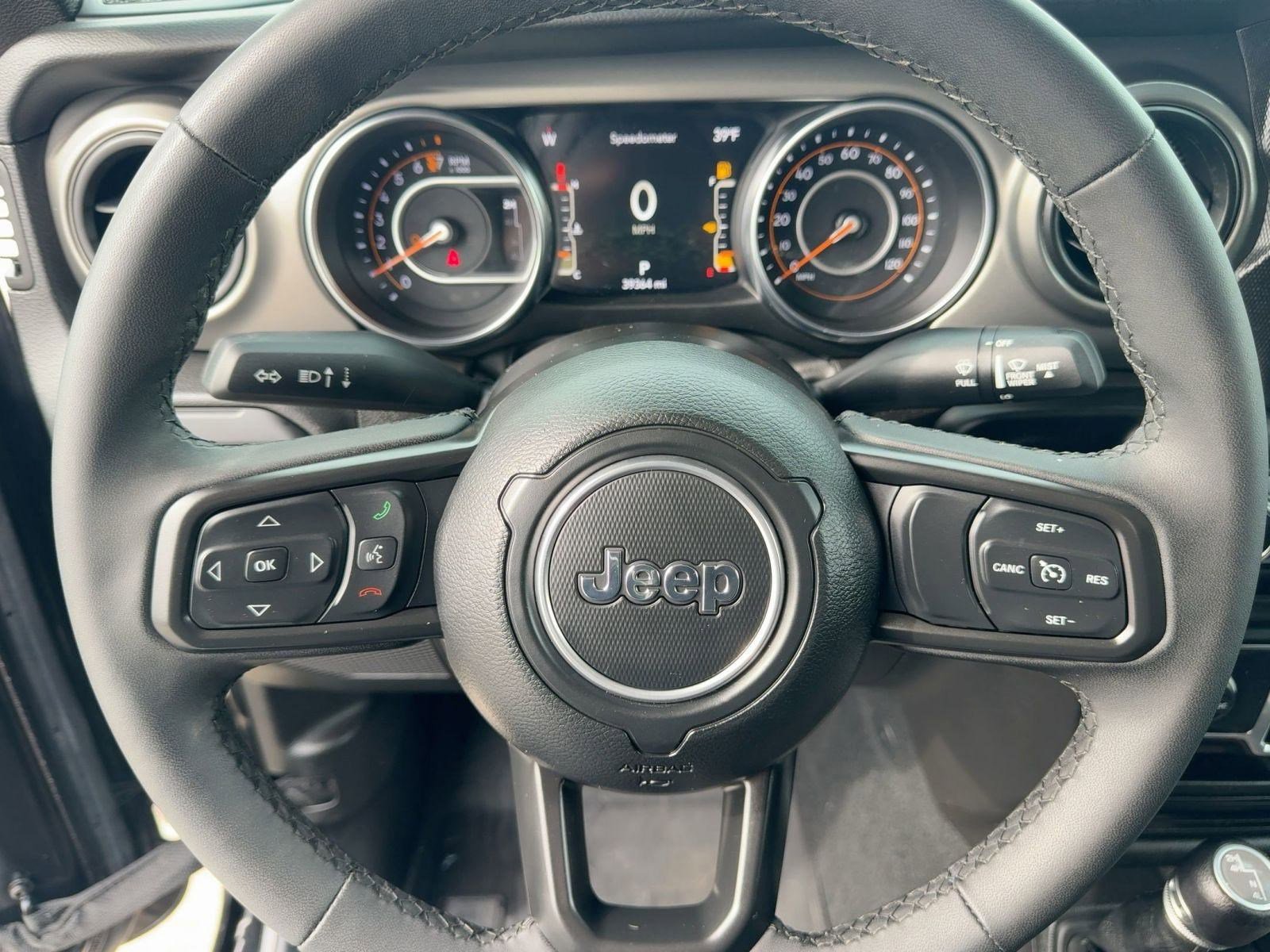 Used 2023 Jeep Gladiator Willys image 15