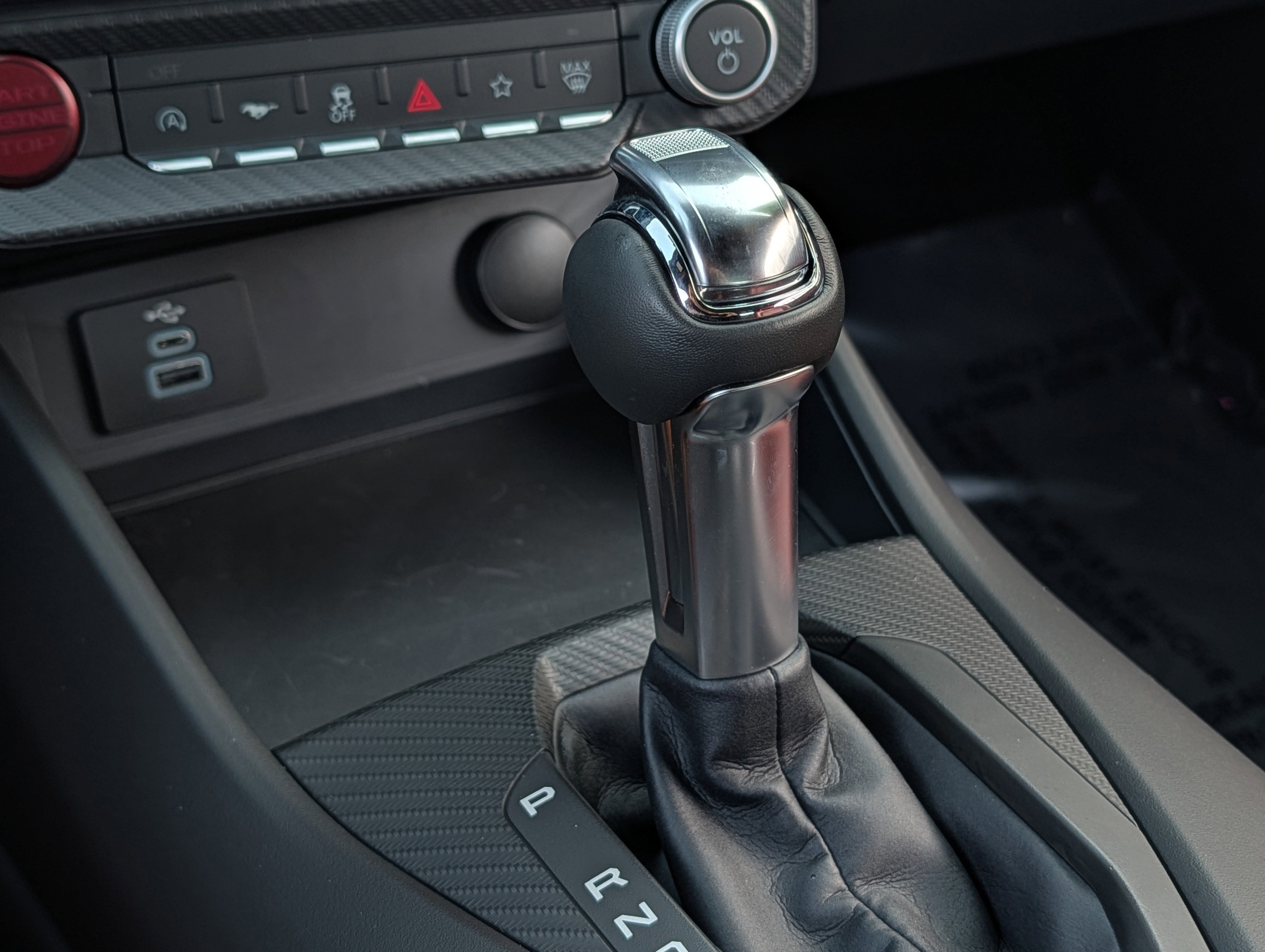 Certified 2025 Ford Mustang Premium image 27