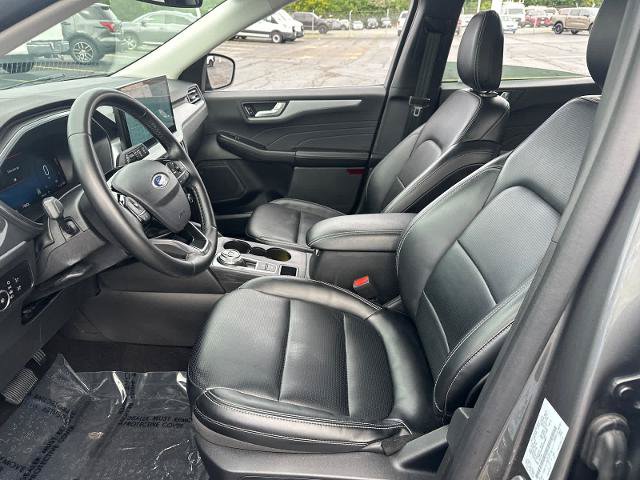 Certified 2025 Ford Escape Platinum AWD/4WD image 26