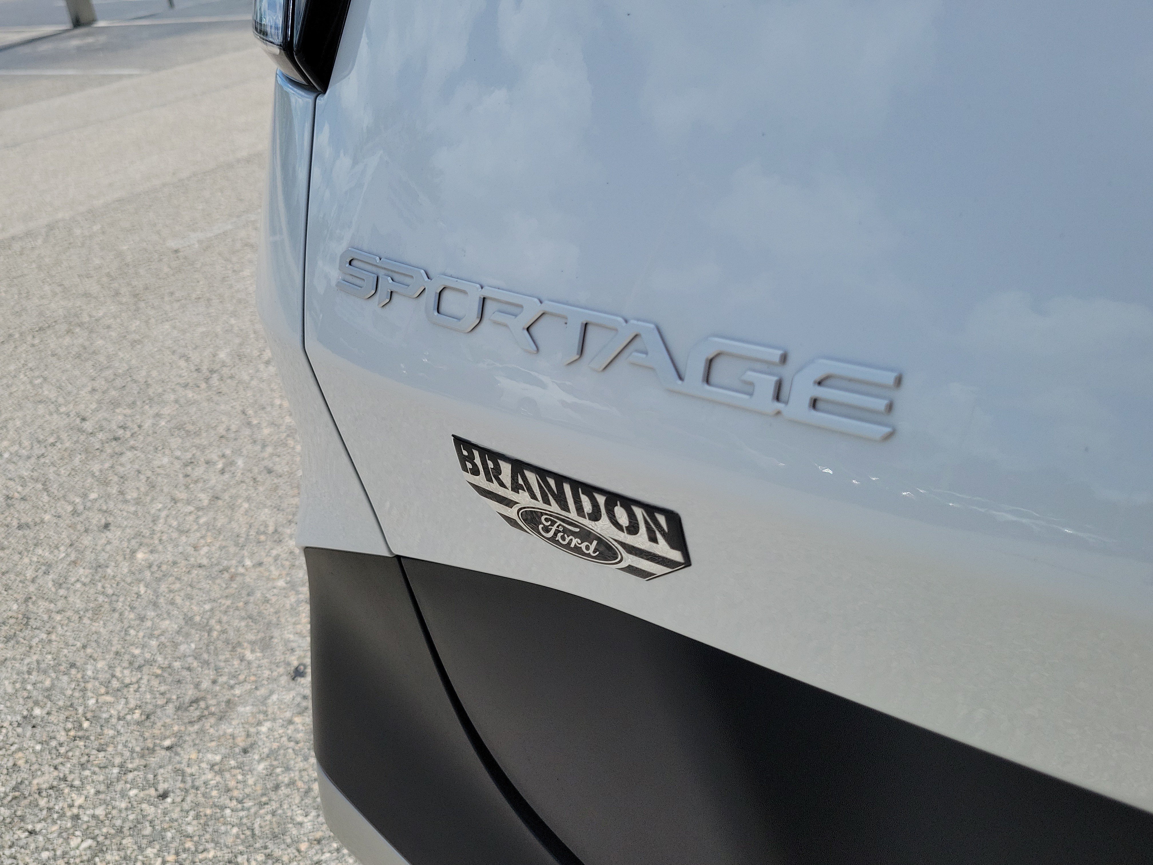 Used 2023 Kia Sportage LX AWD/4WD image 9