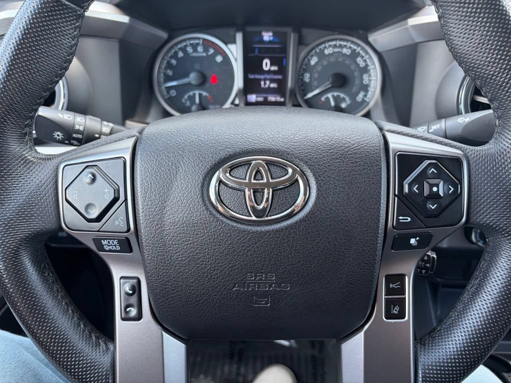 Used 2021 Toyota Tacoma SR5 AWD/4WD image 33