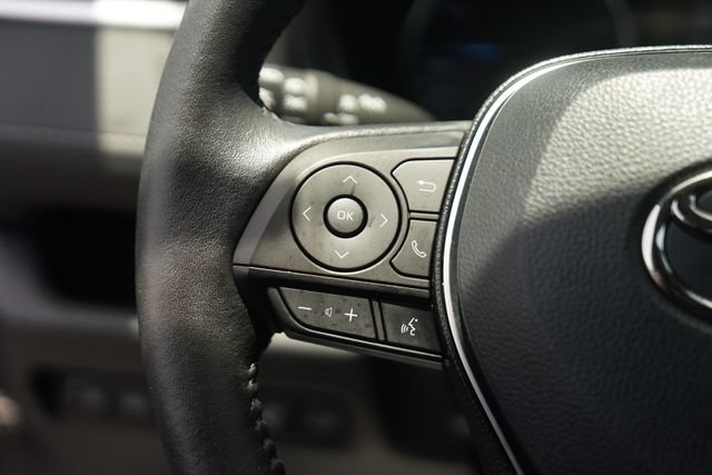 Used 2021 Toyota RAV4 XLE Premium AWD/4WD image 23
