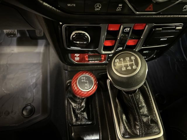 Used 2025 Jeep Wrangler Unlimited Rubicon AWD/4WD image 12