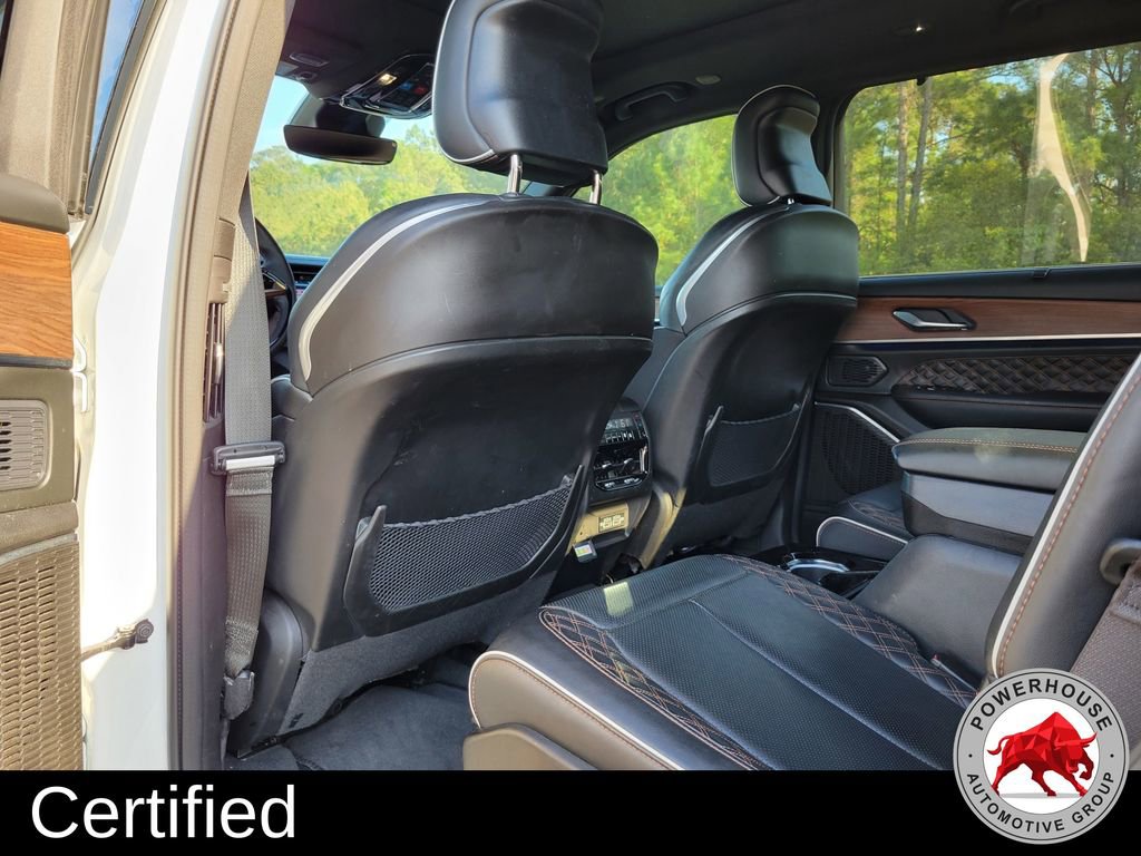 Used 2024 Jeep Grand Cherokee L Summit w/ High Altitude Package AWD/4WD image 16