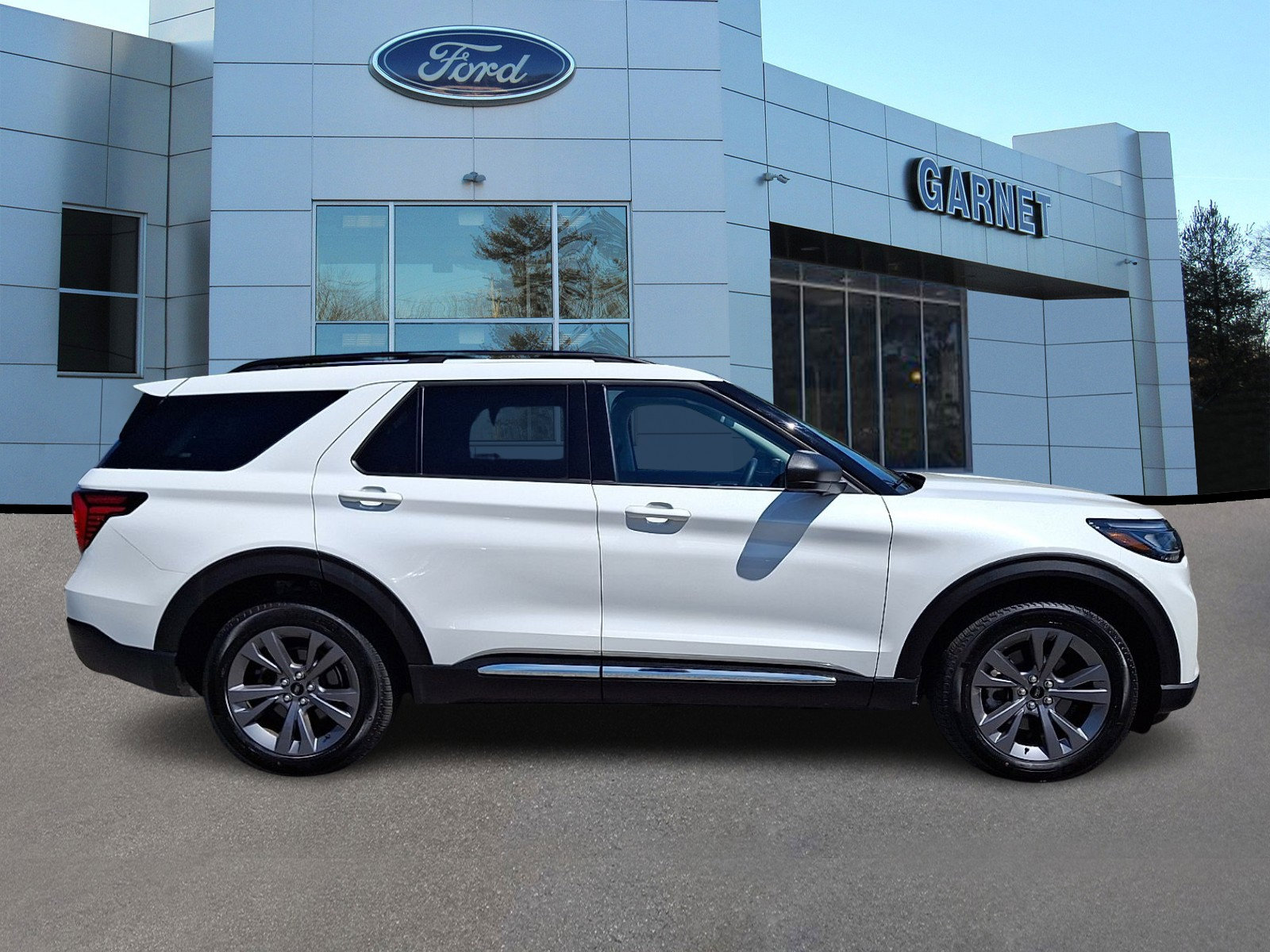 Certified 2025 Ford Explorer Active w/ Active Comfort Package AWD/4WD image 10
