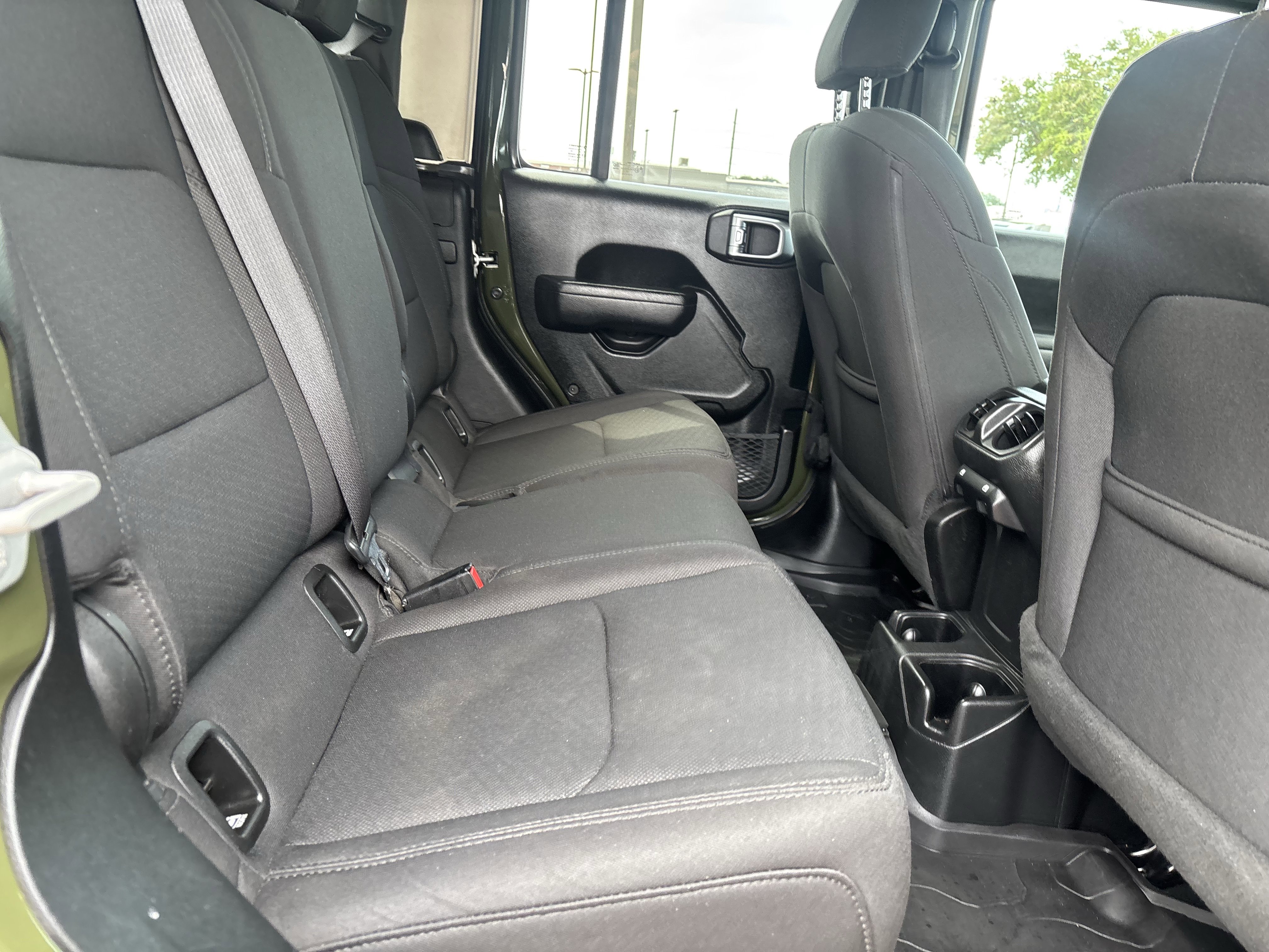 Used 2022 Jeep Gladiator Sport AWD/4WD image 18