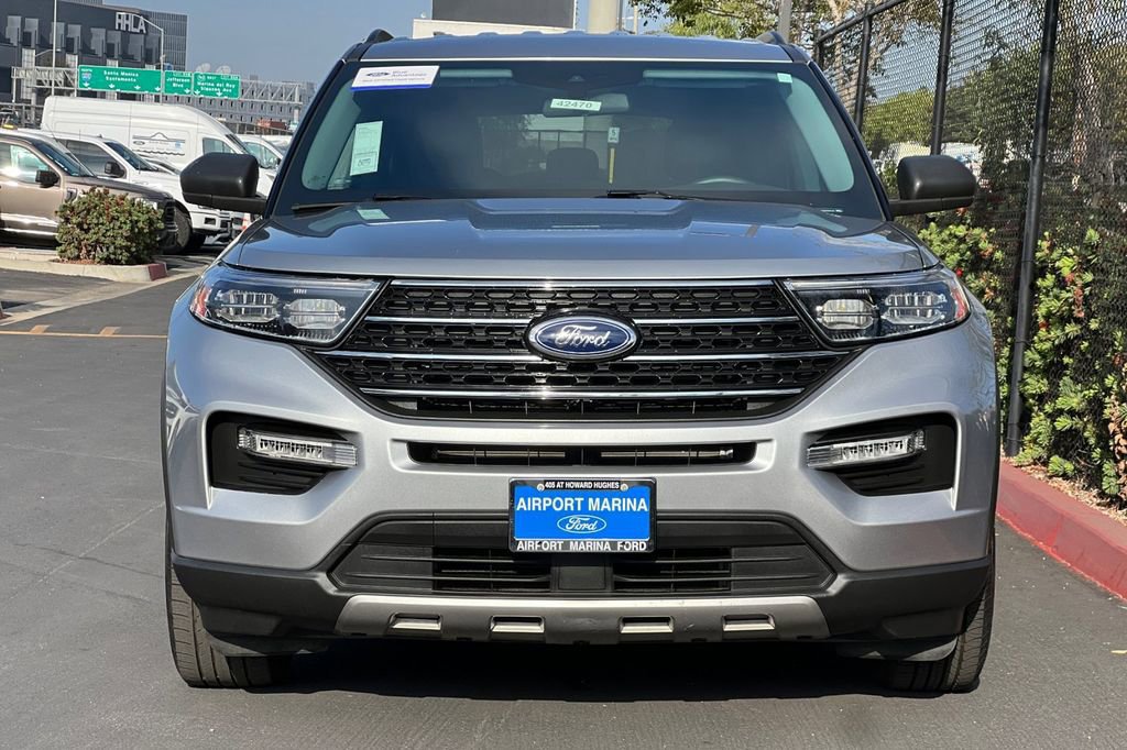 Certified 2022 Ford Explorer XLT w/ Equipment Group 202A image 9