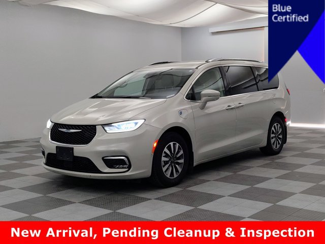Used 2021 Chrysler Pacifica Touring-L w/ Uconnect Theater Family Group