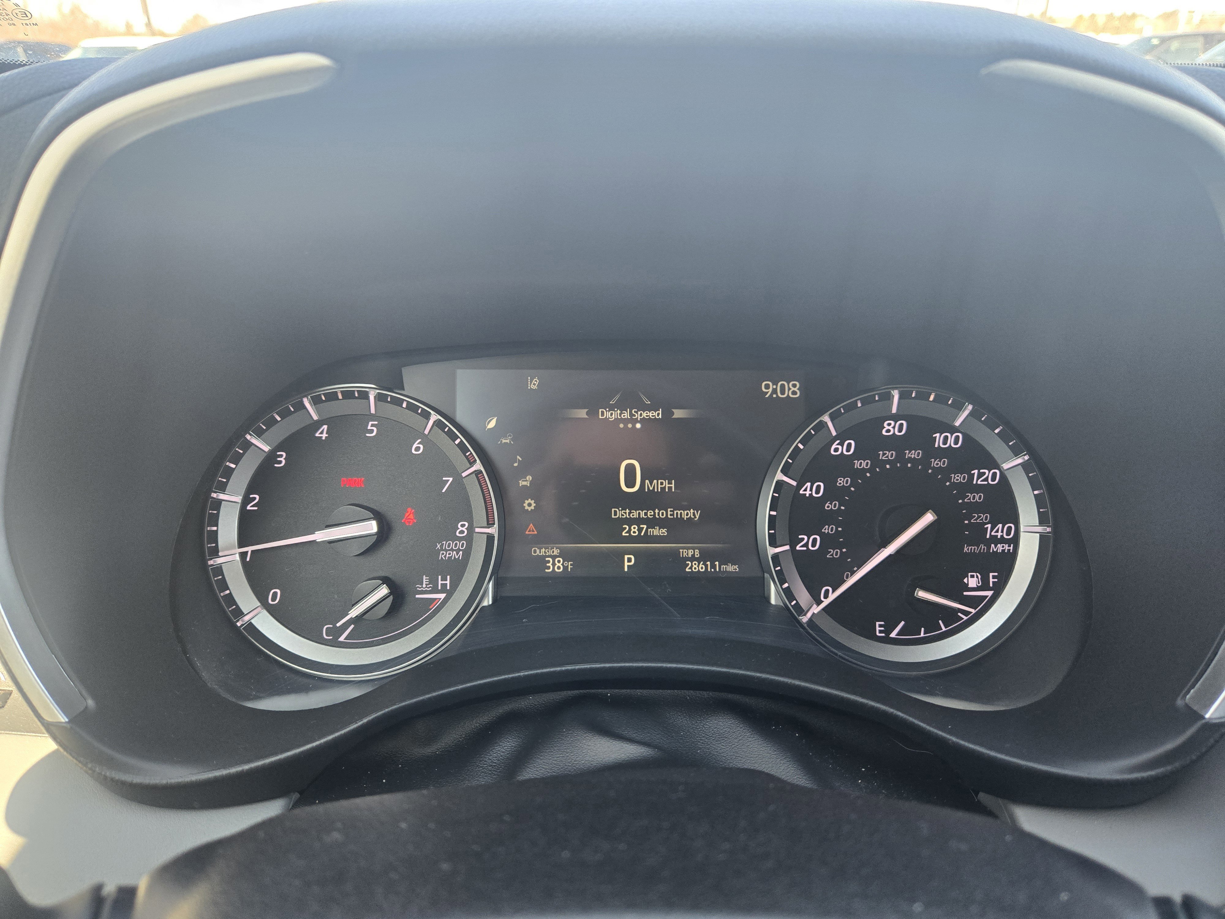 Used 2022 Toyota Highlander XLE AWD/4WD image 12