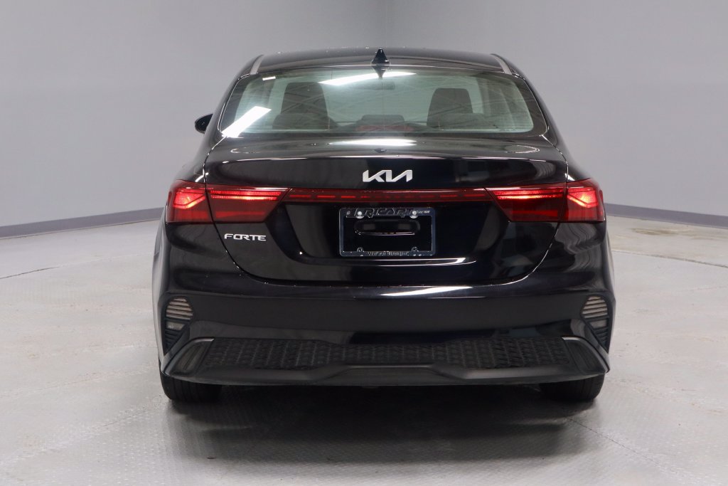 Used 2024 Kia Forte LXS w/ LXS Technology Package FWD image 9