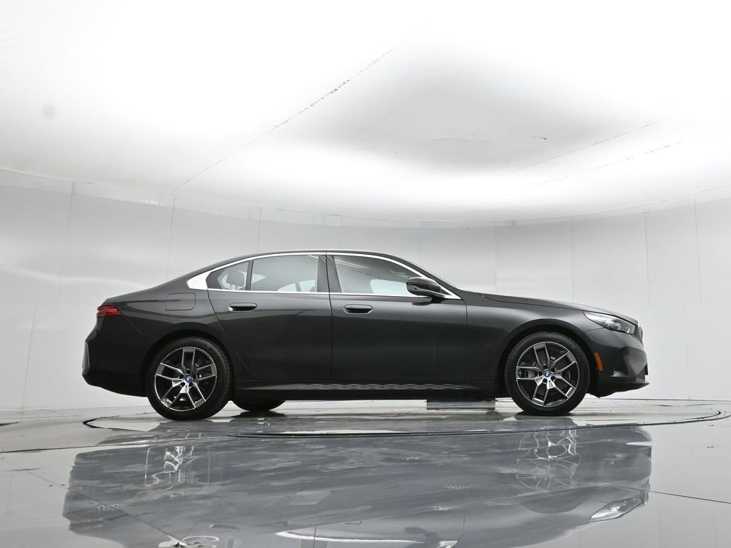 Used 2024 BMW i5 eDrive40i image 52