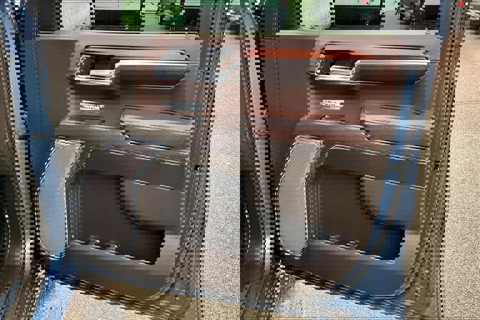 Used 2024 GMC Sierra 1500 Denali w/ Technology Package image 23