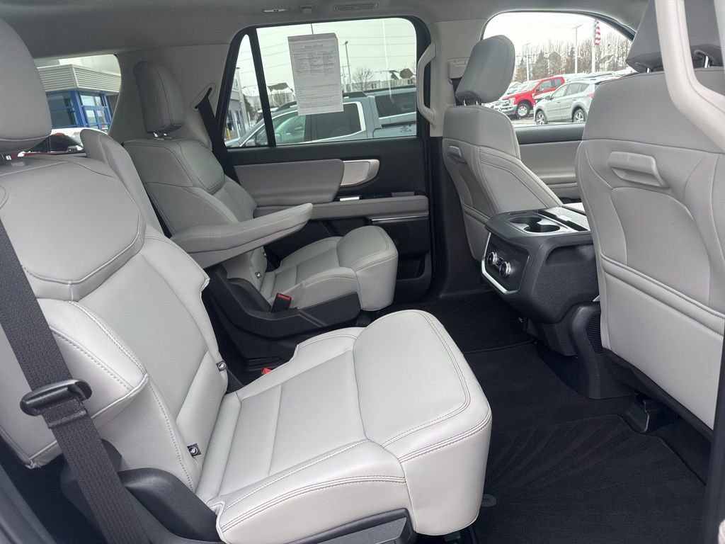 Certified 2025 Ford Expedition Active image 41