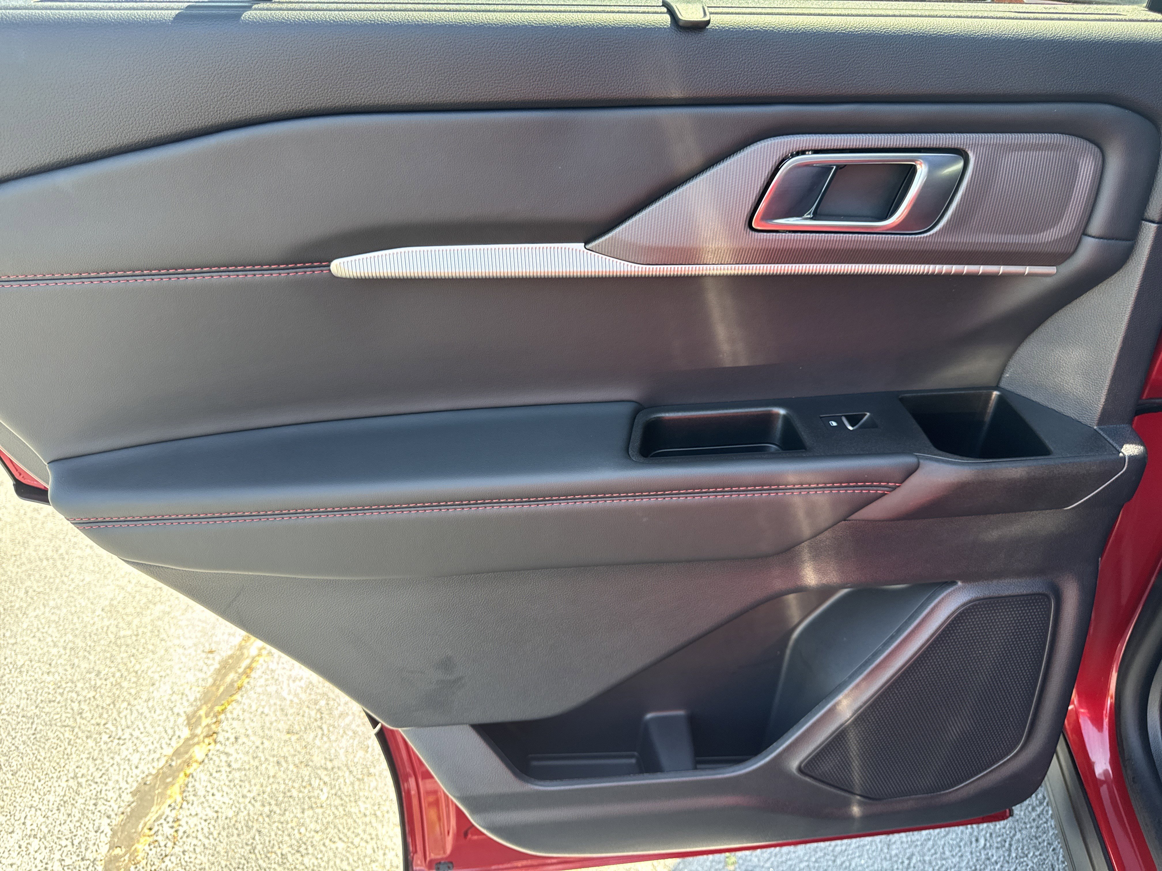 Certified 2025 Ford Explorer ST-Line w/ Premium Package RWD image 25