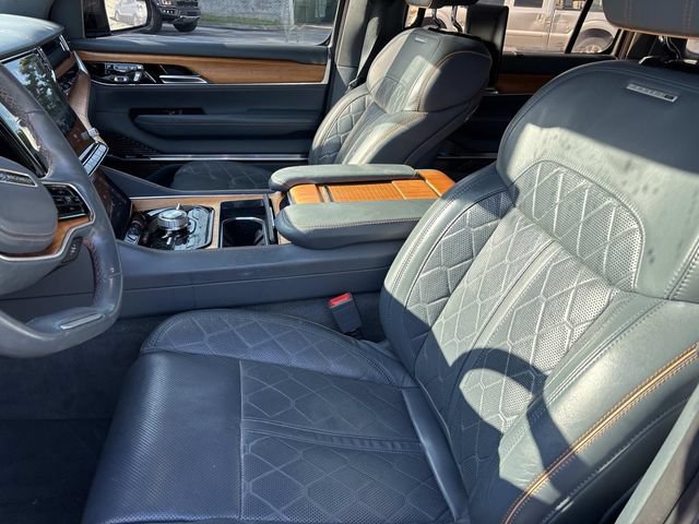 Used 2022 Jeep Grand Wagoneer Series III w/ Rear Seat Video Group 1 AWD/4WD image 12