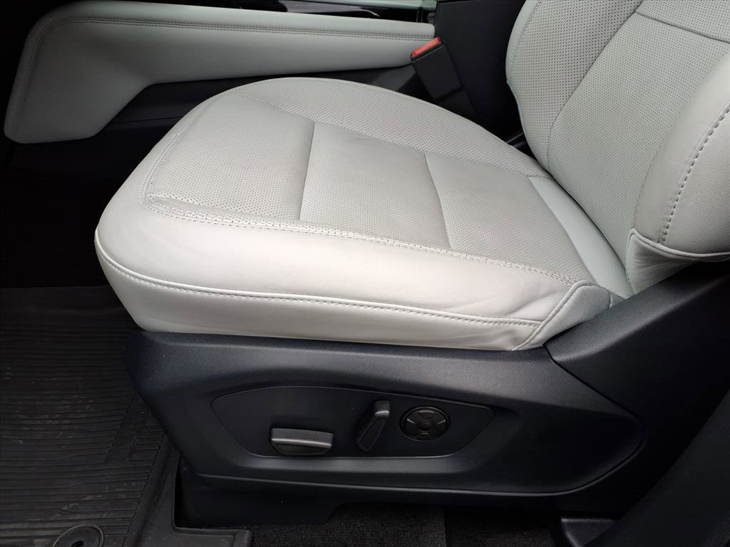Certified 2025 Ford Explorer Platinum w/ LUX Leather Package AWD/4WD image 10