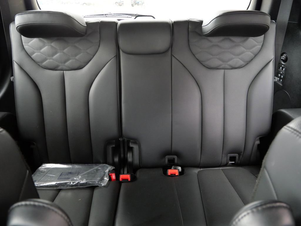 Used 2020 Hyundai Palisade Limited FWD image 17