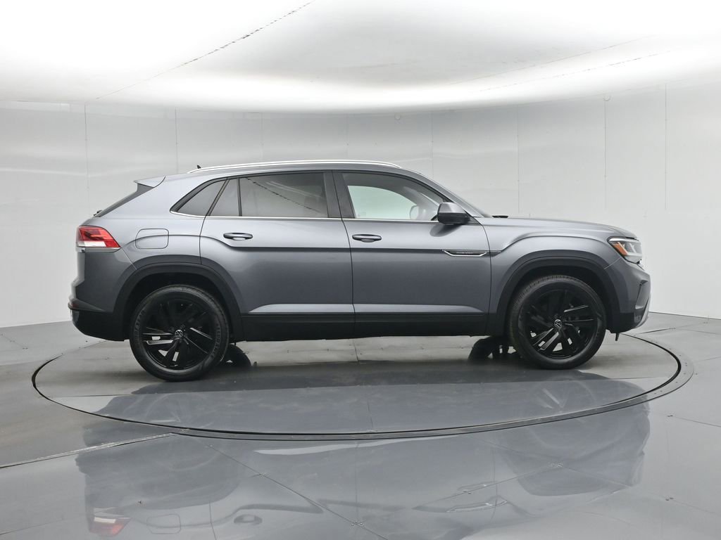 Used 2023 Volkswagen Atlas Cross Sport SE w/ Panoramic Sunroof Package image 7
