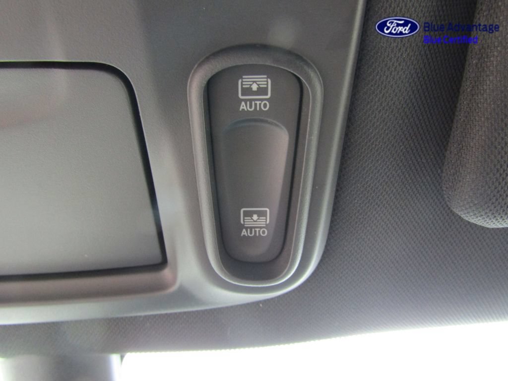 Used 2025 Chrysler Pacifica Limited FWD image 41
