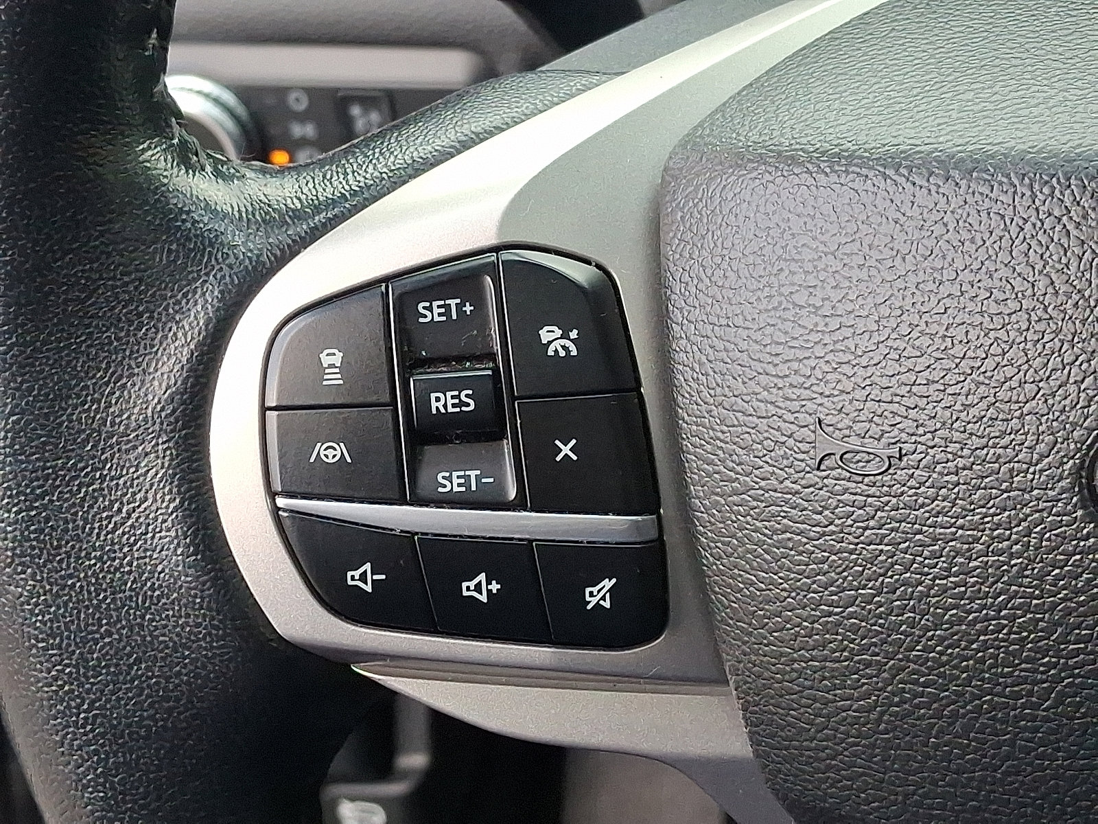 Certified 2022 Ford Explorer XLT w/ Equipment Group 202A image 21