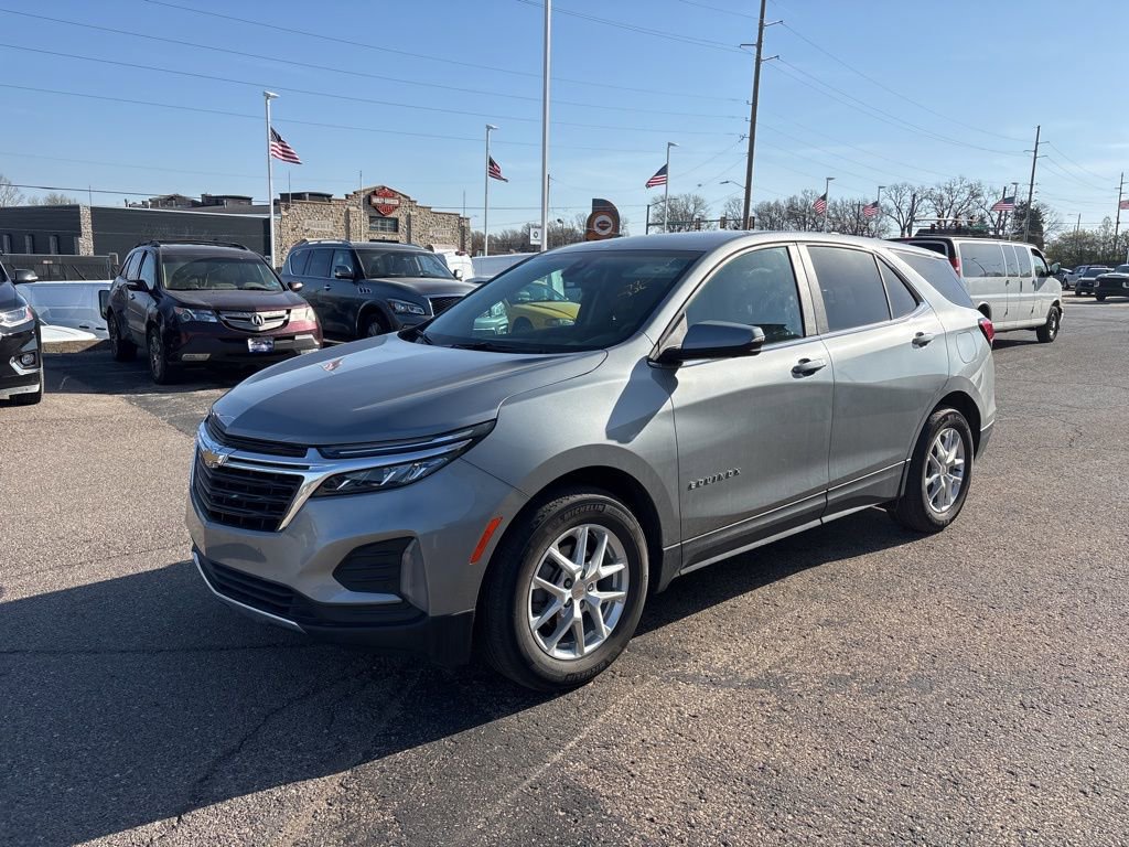 Used 2024 Chevrolet Equinox LT image 3