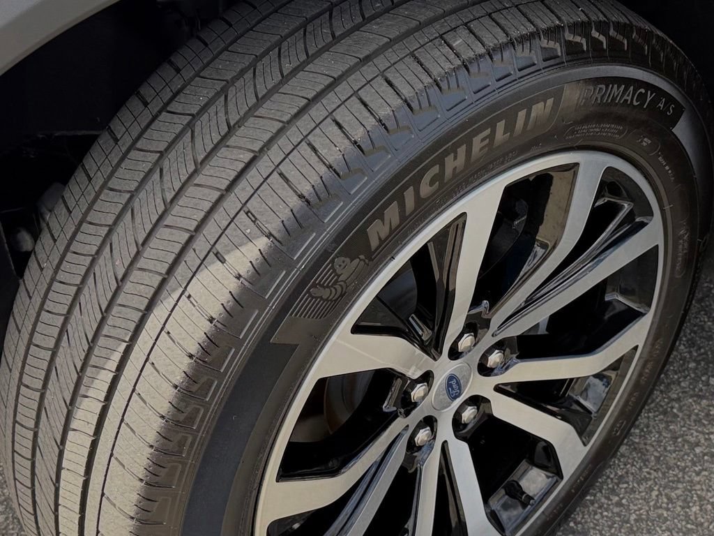 Certified 2025 Ford Explorer ST-Line AWD/4WD image 13