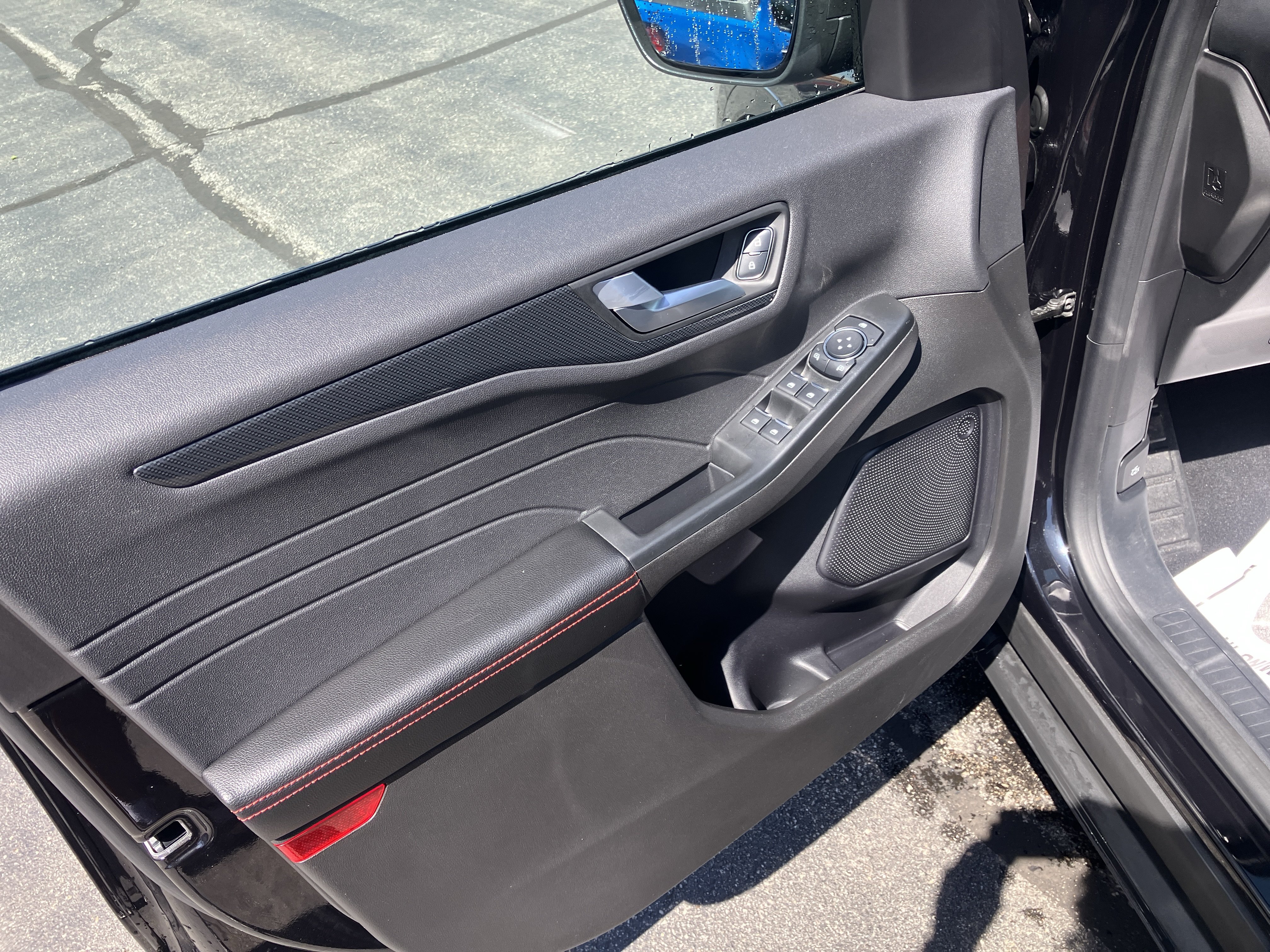 Certified 2023 Ford Escape ST-Line w/ Tech Pack #1 AWD/4WD image 18