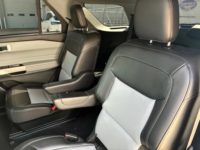 Certified 2023 Ford Explorer XLT w/ Equipment Group 202A AWD/4WD image 9