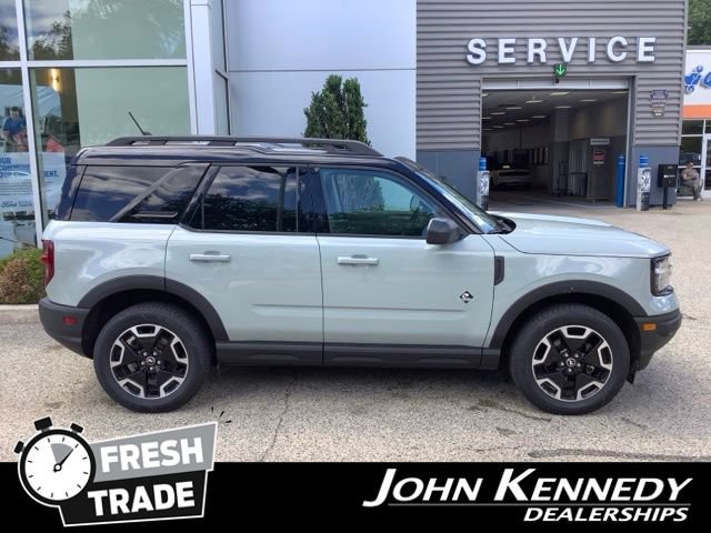 Certified 2023 Ford Bronco Sport Outer Banks w/ Tech Package AWD/4WD image 2
