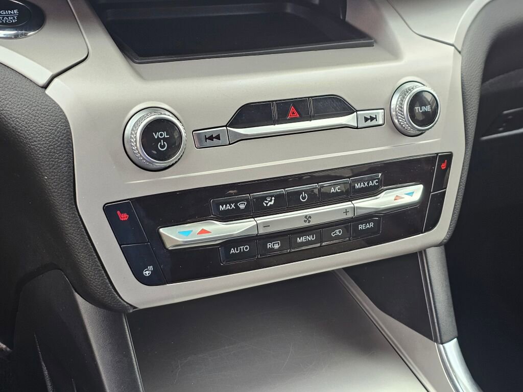 Certified 2024 Ford Explorer XLT w/ Equipment Group 202A image 29