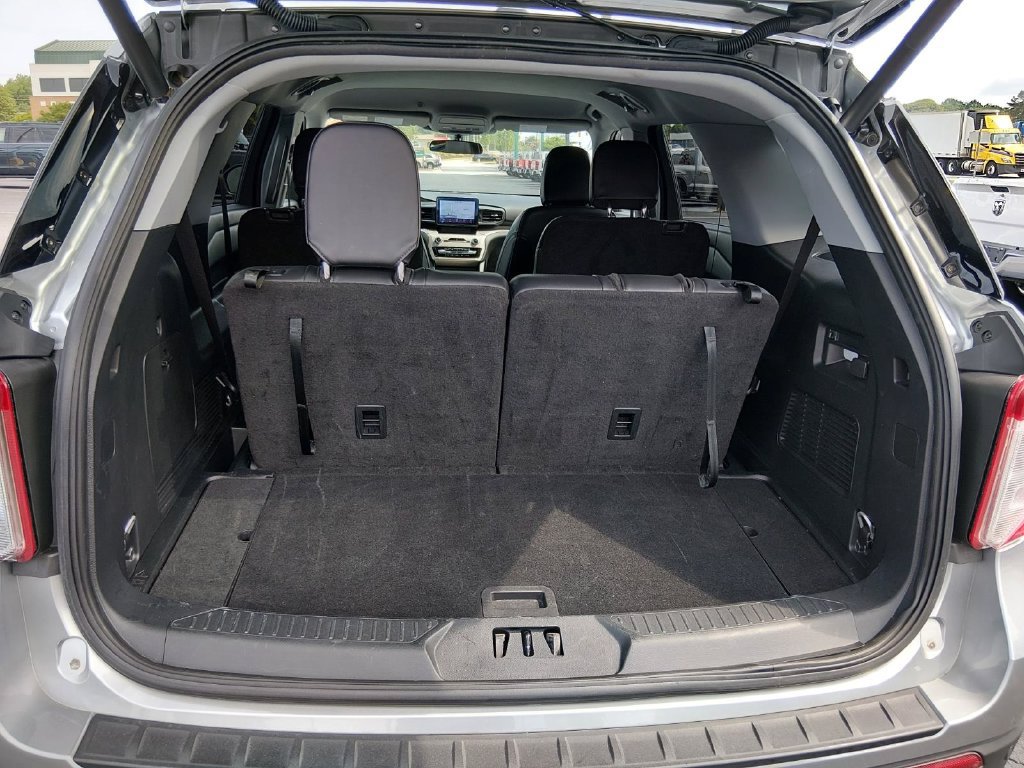 Certified 2023 Ford Explorer XLT w/ Equipment Group 202A RWD image 15