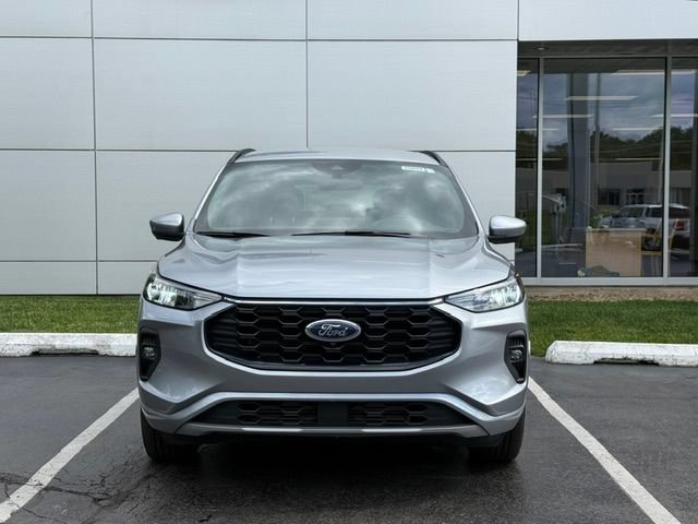 Certified 2023 Ford Escape ST-Line Select w/ Tech Pack #2 AWD/4WD image 3